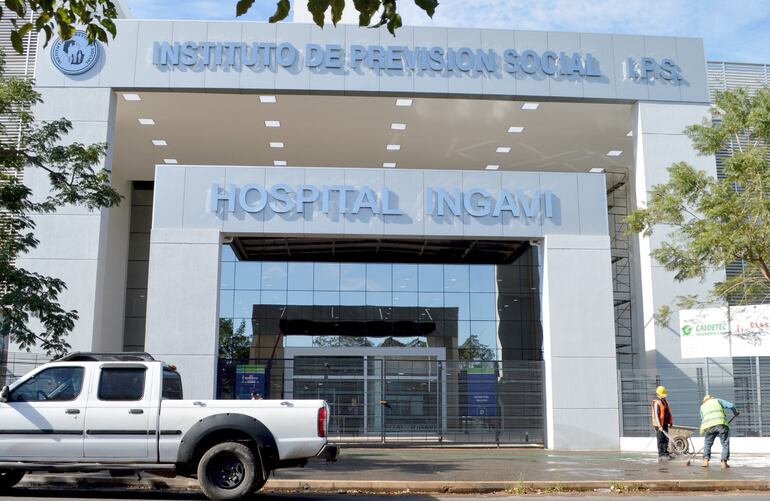 Fachada del Hospital de Ingavi. Asegurado presentó orden judicial para que se lo opere el día de hoy.