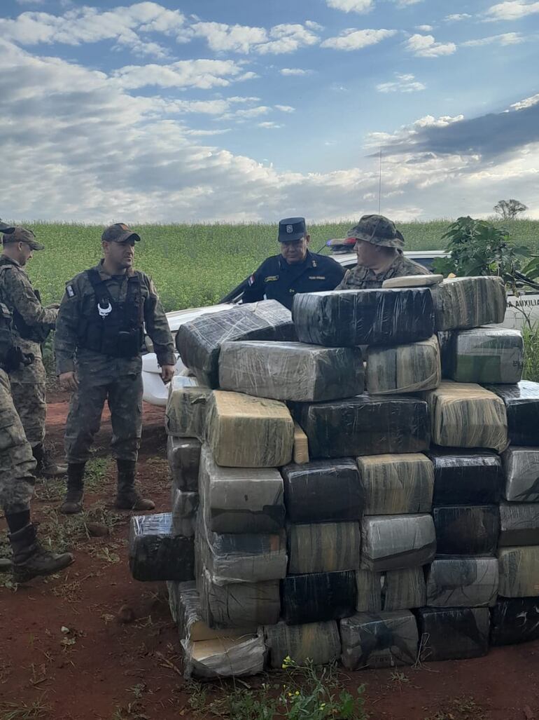 Droga incautada en María Auxiliadora.