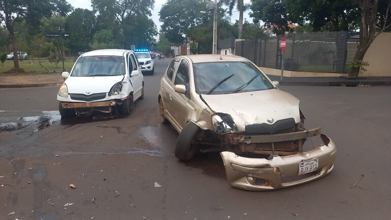 Mujer denuncia que desaparecieron múltiples piezas de su automóvil que estaba en el corralón municipal de Encarnación.