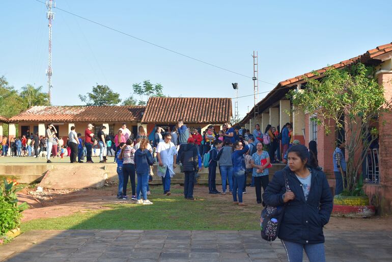 Hasta el mediodía ya fueron seleccionados más de 100 pacientes que serán sometidos a cirugías. 