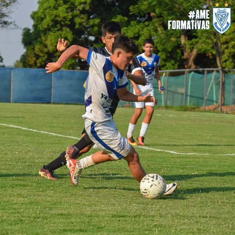 Seis goles se registraron en el encuentro entre Ameliano y Libertad