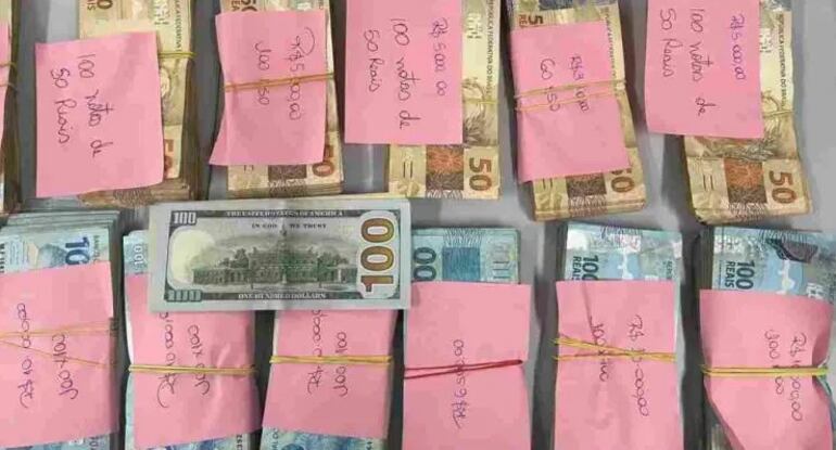 La Receita Federal confiscó parte del dinero que llevaba la mujer paraguaya.