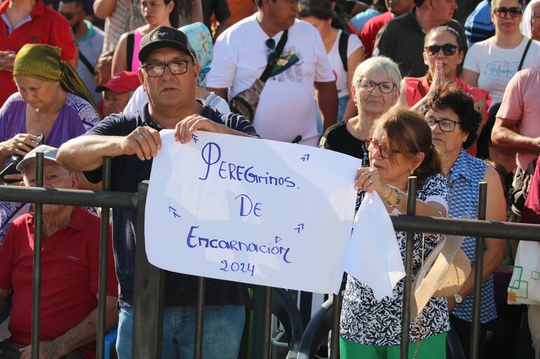 Peregrinos de Encarnación participaron de la misa central el ultimo domingo.