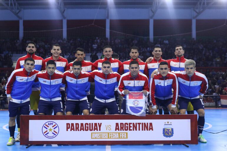 Selección paraguaya que jugará esta noche el segundo amistoso contra su par de Argentina.