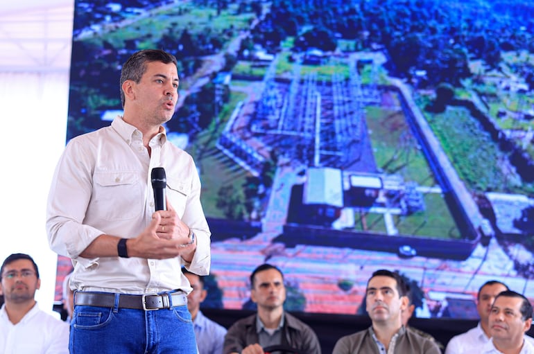 El presidente Santiago Peña durante su discurso en Caaguazú este viernes.