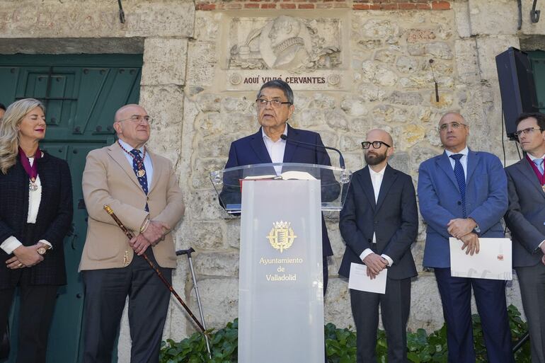 El premio Cervantes 2017, el escritor, ensayista, periodista y político nicaragüense Sergio Ramírez protagoniza este viernes en la Casa Cervantes de Valladolid el acto para festejar el Día del Libro con motivo de la muerte del autor de El Quijote.