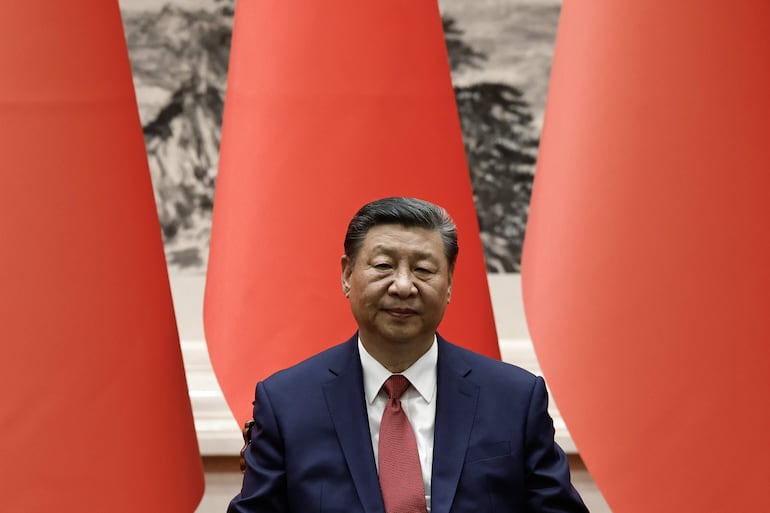 Beijing (China), 31/05/2024.- Chinese President Xi Jinping attends a signing ceremony with Bahrain's King at the Great Hall of the People in Beijing, China, 31 May 2024. Bahrain's King is on an official state visit to China. (Bahrein) EFE/EPA/TINGSHU WANG / POOL
