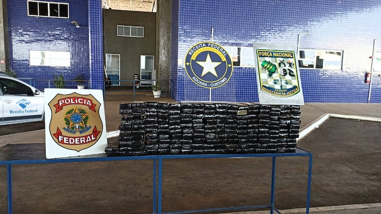 La Policía Federal incautó 122 kilos de la marihuana en su frontera con Paraguay.