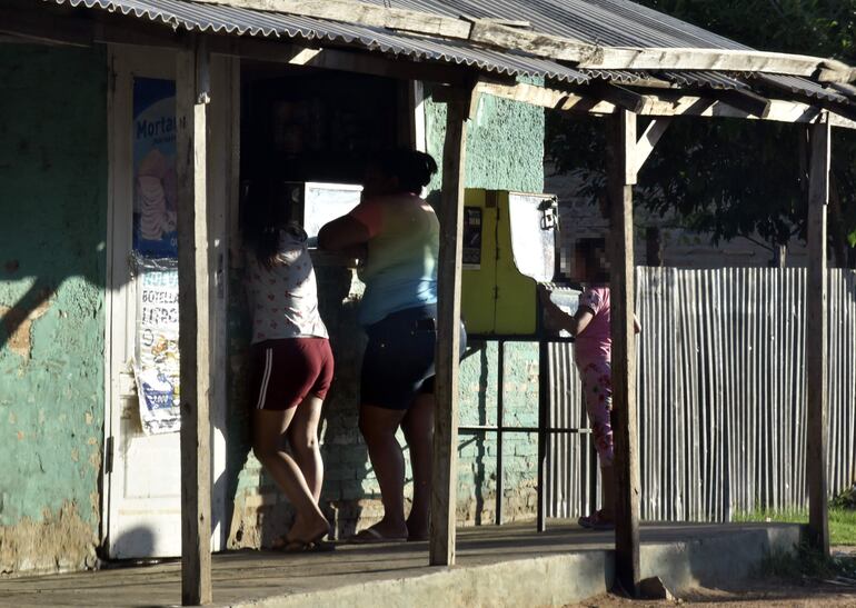 Las tragamonedas se encuentran expuestas a ser utilizadas por niños al colocarse en comercios de libre concurrencia.