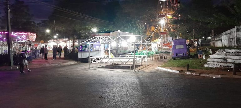La instalación de romerías y parques de diversión genera la queja de vecinos y frentistas de Ypané.