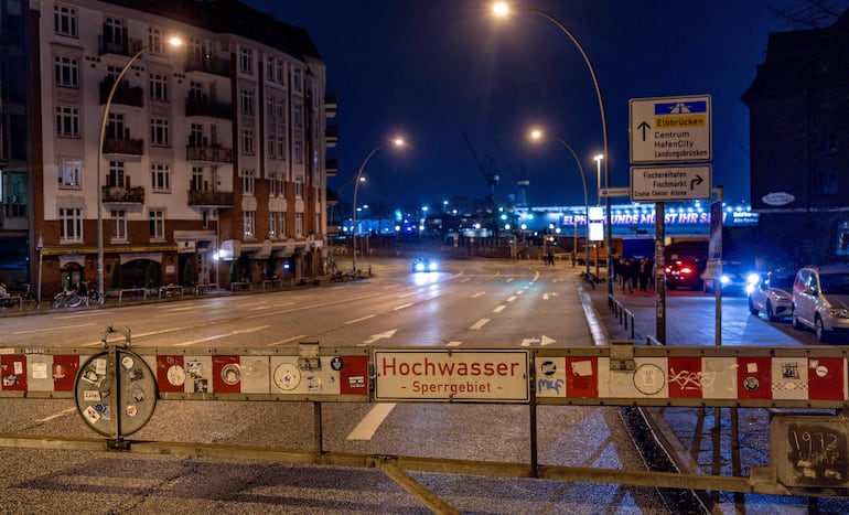 El Servicio Meteorológico de Alemania (DWD) advirtió hoy del riesgo de inundaciones en muchas partes del territorio por la lluvia continua, que ya ha provocado la evacuación de medio millar de ciudadanos en el norte de Turingia, en el centro del país.