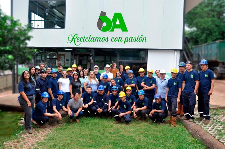 La empresa 6A tiene 17 años  en el proceso de reciclaje en el Paraguay. Insta a la ciudadanía a reciclar en sus hogares.