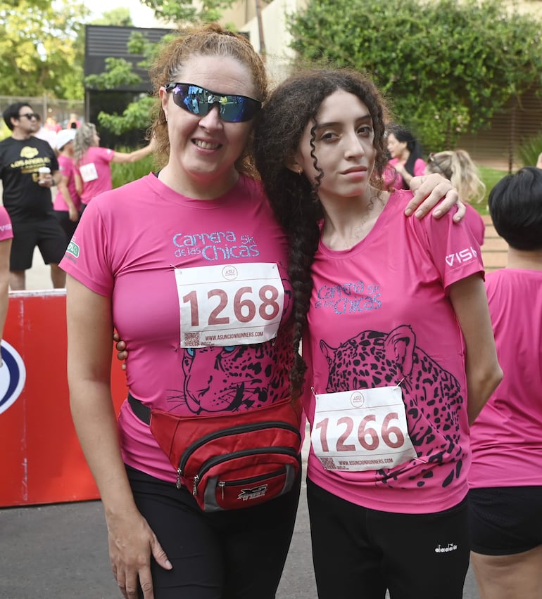 Verónica Cabrera y Tyra Barboza.