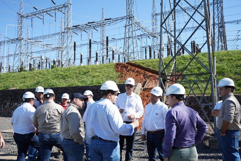 La ANDE amplía y extiende su sistema, pero las pérdidas eléctricas siguen siendo cuantiosas.
