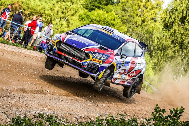 Diego Domínguez Bejarano y su navegante español Rogelio Peñate llegan al Rally de Grecia con chances de lograr el campeonato.