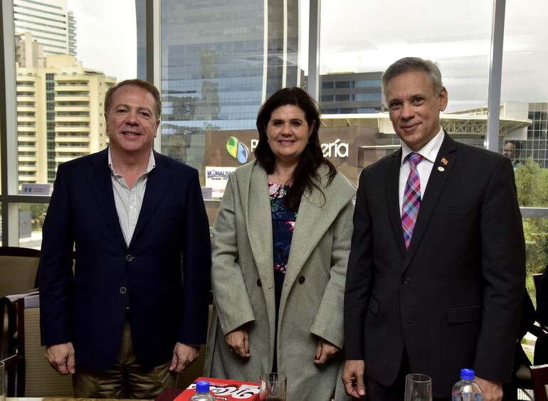 Javier Bernardes, Ana Ceuppens y Cristian Cibils.