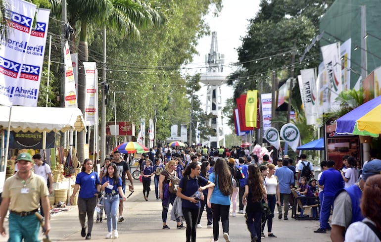 Una importante asistencia del público en los primeros días de la habilitación de la muestra. Ayer fue el primer día de ingreso gratuito de estudiantes