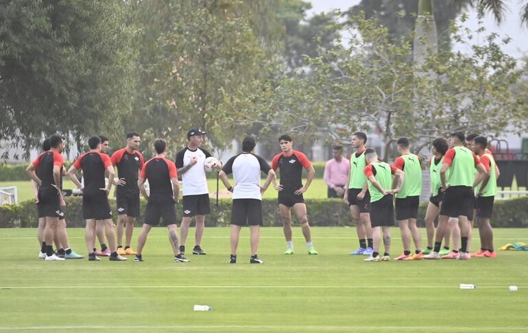 El primer entrenamiento de Libertad en el regreso de Daniel Garnero.