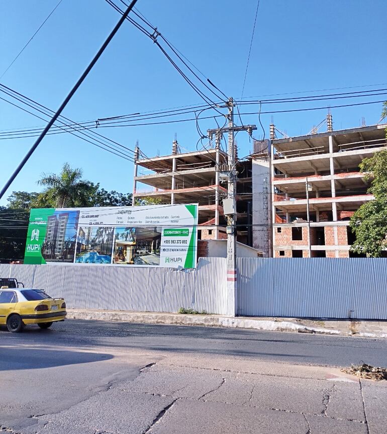 Así quedó la construcción del residencial Las Orquídeas, según publicó una persona en redes sociales.