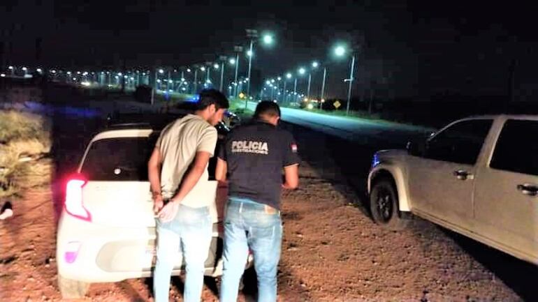 El joven queda detenido luego de intentar hurtar supuestamente un automóvil en La Colmena.