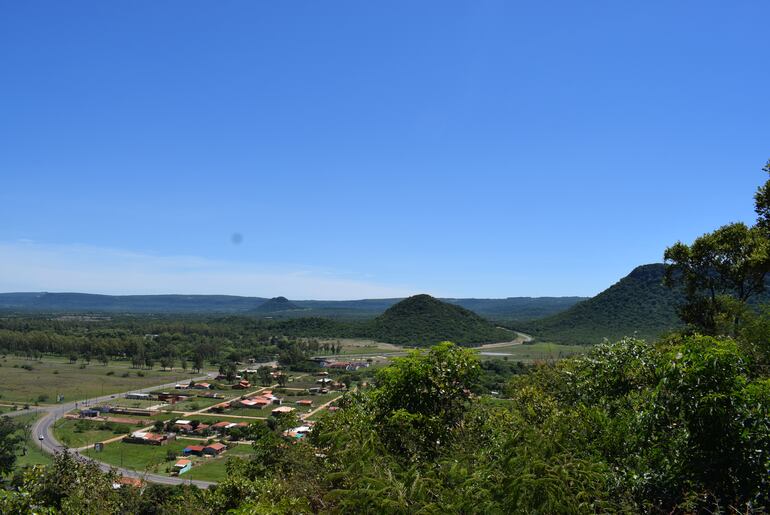 Los majestuosos cerros Santo Tomás, Cristo Redentor y Cerro Hú