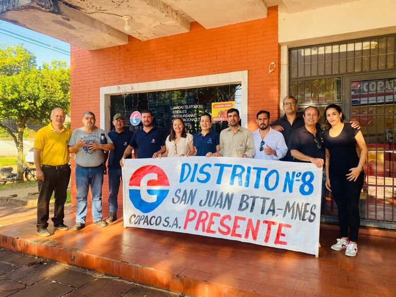 Funcionarios de Copaco de San Juan Bautista, Misiones, a través de una manifestación exigen el pago de sus salarios que se les adeuda hace más de 66 días.