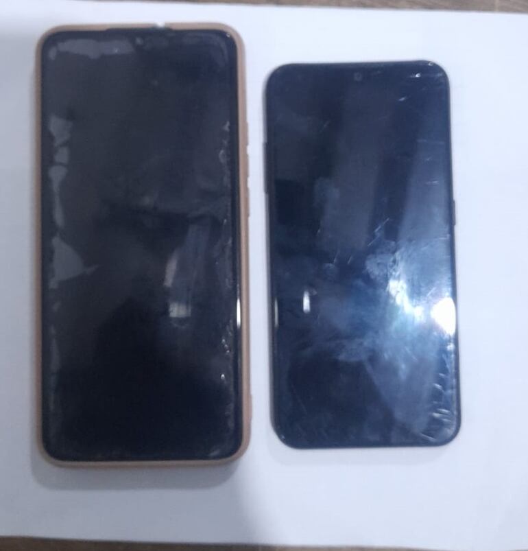 Los celulares que fueron recuperados durante el procedimiento.