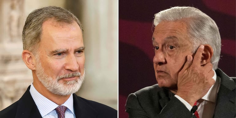 El rey Felipe VI (i) y el presidente saliente de México, Andrés Manuel López Obrador.