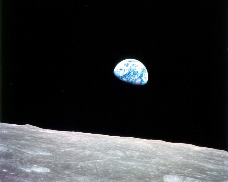 El astronauta estadounidense William A. Anders, autor de la foto histórica de la Tierra tomada desde la Luna, durante  la misión lunar del Apolo 8.  