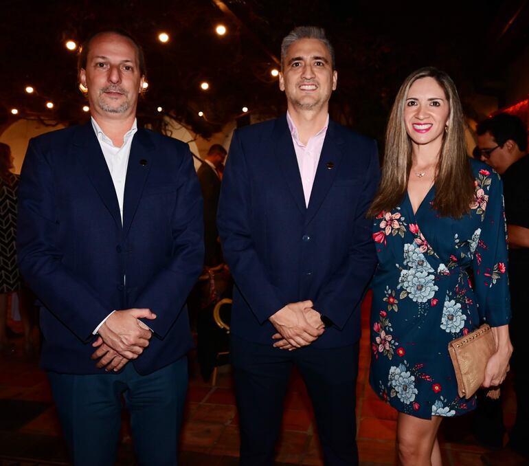 Rodney Banks, Daniel Moreno y Patricia López.