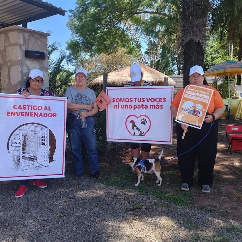 Habitantes de de San Ber junto con pobladores de diversas ciudades como Caacupé y Loma grande se manifestaron para pedir justicia.