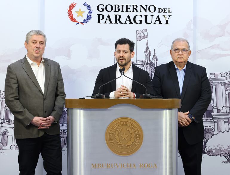 Los ministros del TSJE;  Jaime Bestard, César Rossel y Jorge Bogarín González.