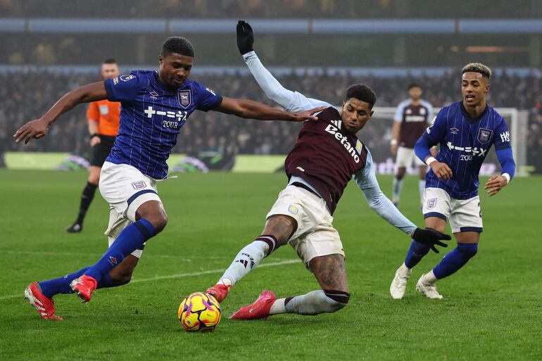 Aston Villa empató con el Ipswich Town