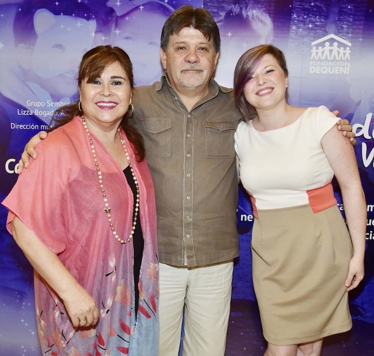 Junto a dos grandes referentes del folclore paraguayo, Lizza Bogado y Ricardo Flecha. 