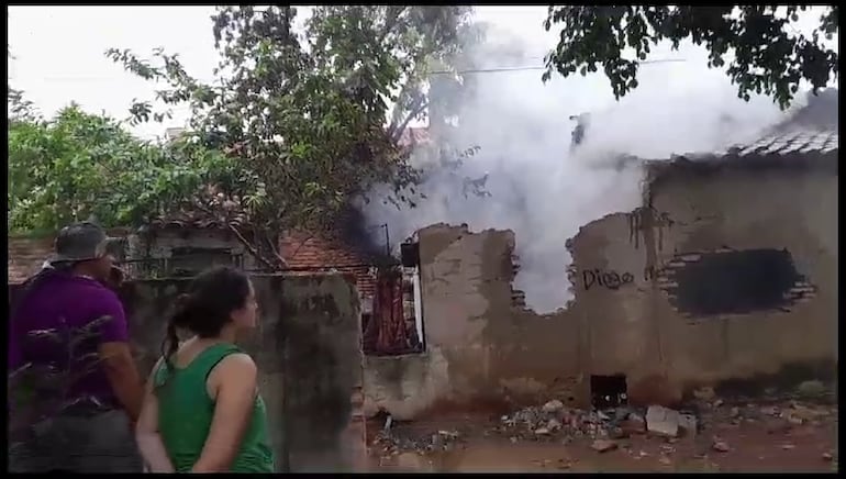 Así quedó la vivienda luego del incendio, en el que falleción un hombre de 61 años.