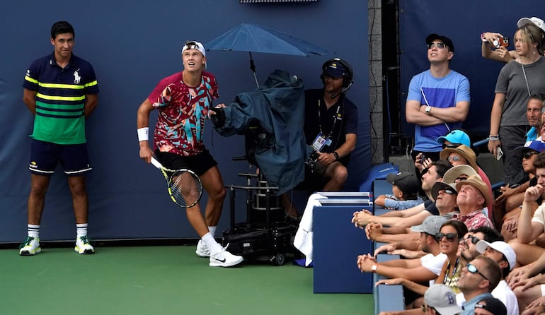 El danés Holger Vitus Nodskov Rune (29/3/2003),  4º del ranking, quedó fuera del último Grand Slam del año en primera ronda.  AFP