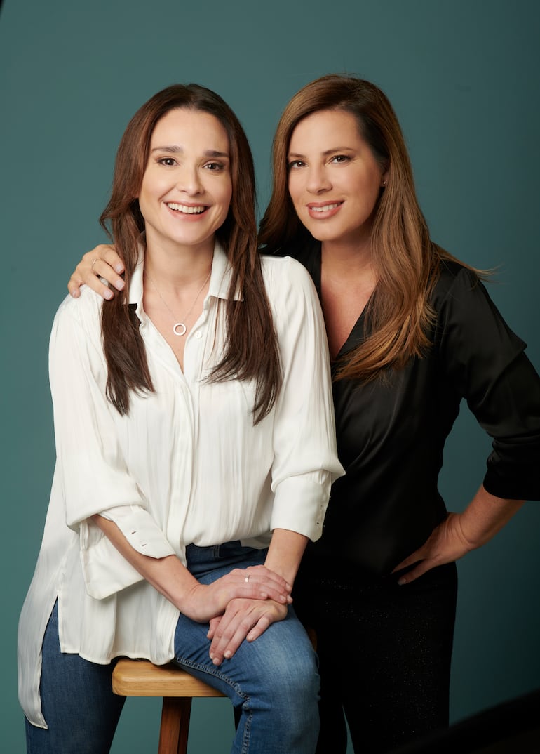 Lali González junto a la directora Mey Scápola.