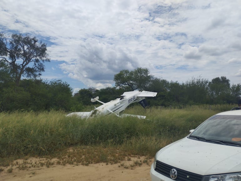 Una aeronave Cessna 182, identificada con la matrícula ZP-BQI, sufrió un accidente al aterrizar en la estancia Roca de Oro