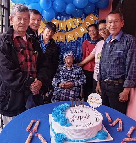 Guillerma González cumplió 104 años rodeada de sus hijos.