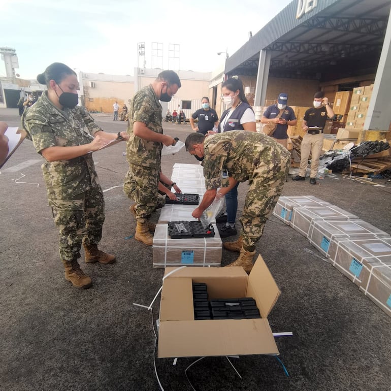 Un Tribunal de Apelación confirmó la condena al exdecano de la Facultad de Ciencias Económicas (FCE) de la Universidad Nacional de Caaguazú (UNC), Miguel Armando Veray el comiso de las 250 armas de origen israelí, incautadas en el aeropuerto internacional Silvio Petirossi, en marzo de 2022.