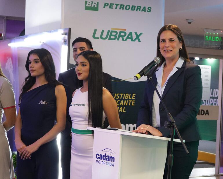 La viceministra de Industria, Lorena Méndez, destacó la labor que lleva el sector automotriz en el país.