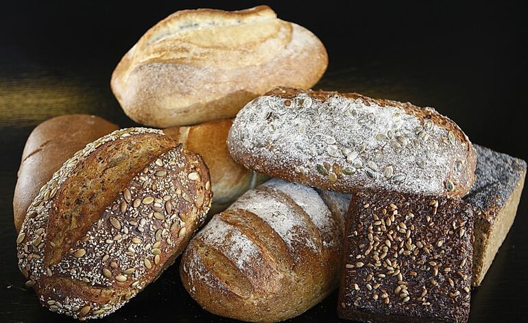 Los panes con semillas son una buena fuente de fibra, proteínas y ácidos grasos saludables.