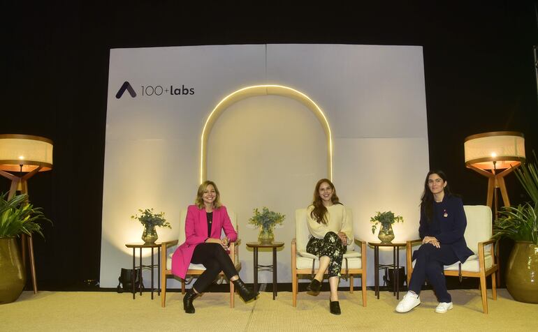 Anahí Brítez, directora de Asuntos Corporativos de Cervepar; Stephanie Dragotto, directora ejecutiva de Koga y Darmy Martínez, sub gerente de Asuntos Públicos, Comunicaciones y Sustentabilidad en Coca-Cola Paresa.