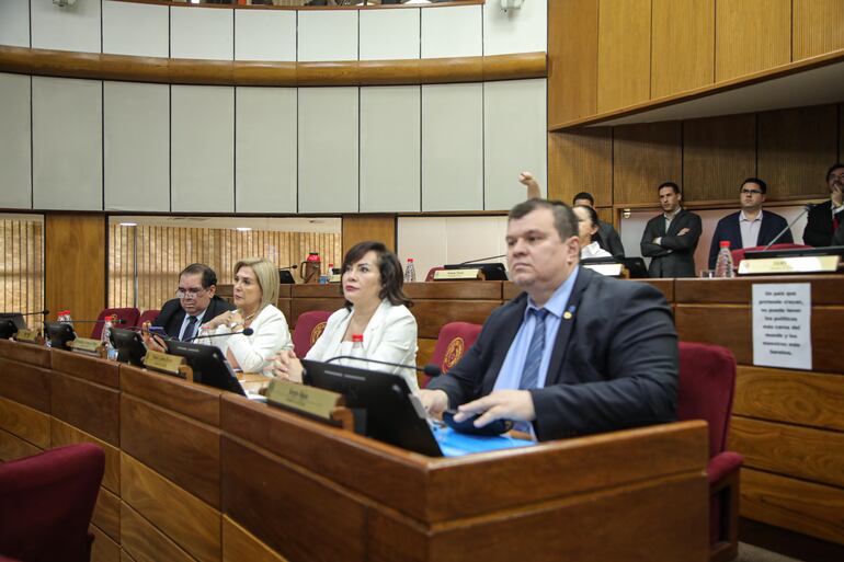 Edgar López, Hermelinda Alvarenga, Noelia Cabrera y Dionisio Amarilla. (Foto: Gentileza)