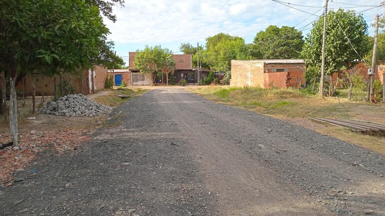 Calle inconclusa y en mal estado en el Barrio San Isidro de Remansito.