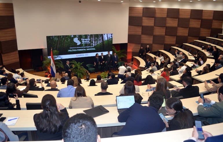 Lanzamiento del Plan Forestal Nacional que busca unir a todos los actores de la cadena.