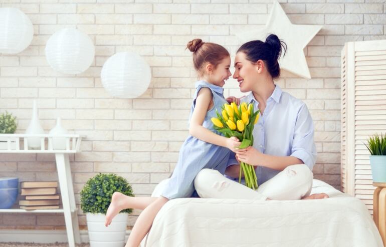 Las flores siempre son una buena opción para regalar a mamá. Visión Banco brinda descuentos y cuotas sin intereses, en todas las florerías del país.