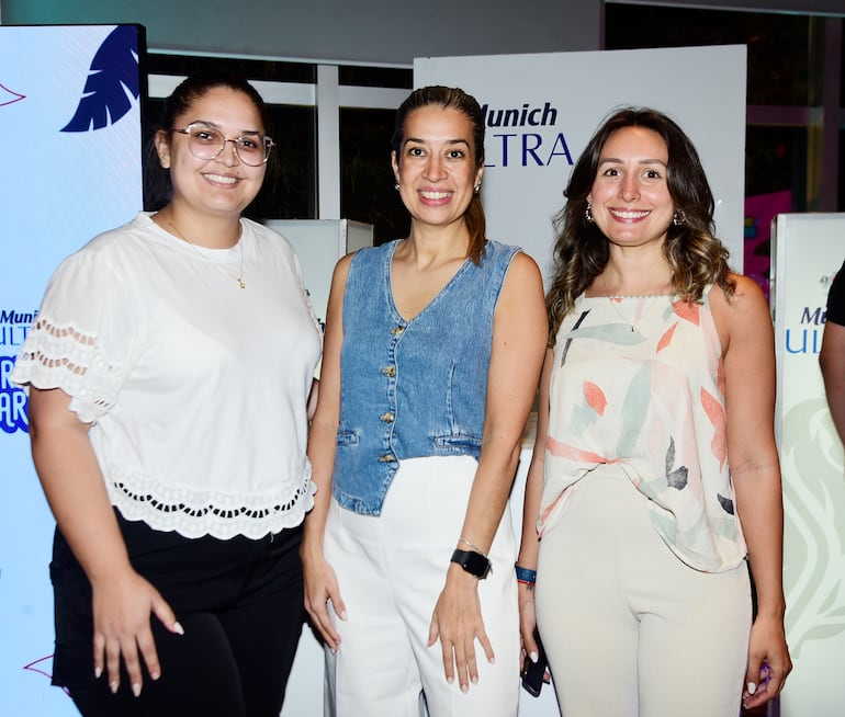 Ana Bogarín, Valeriana Bogado y Ayesa Derene.