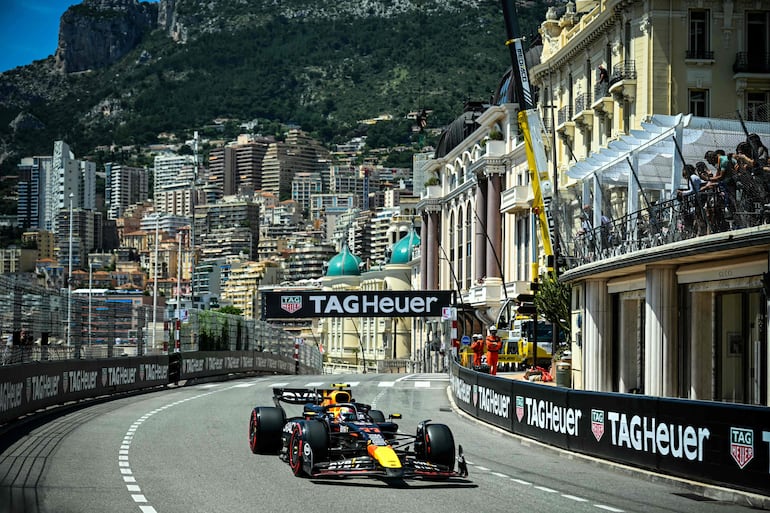 Sergio Pérez amplió su contrato con Red Bull