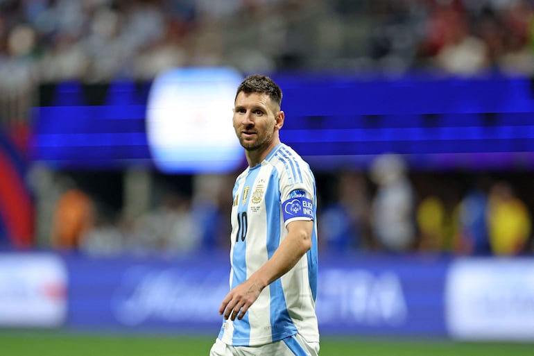 Argentina's forward #10 Lionel Messi looks on during the Conmebol 2024 Copa America tournament group A football match between Argentina and Canada at Mercedes Benz Stadium in Atlanta, Georgia, on June 20, 2024. (Photo by CHARLY TRIBALLEAU / AFP)